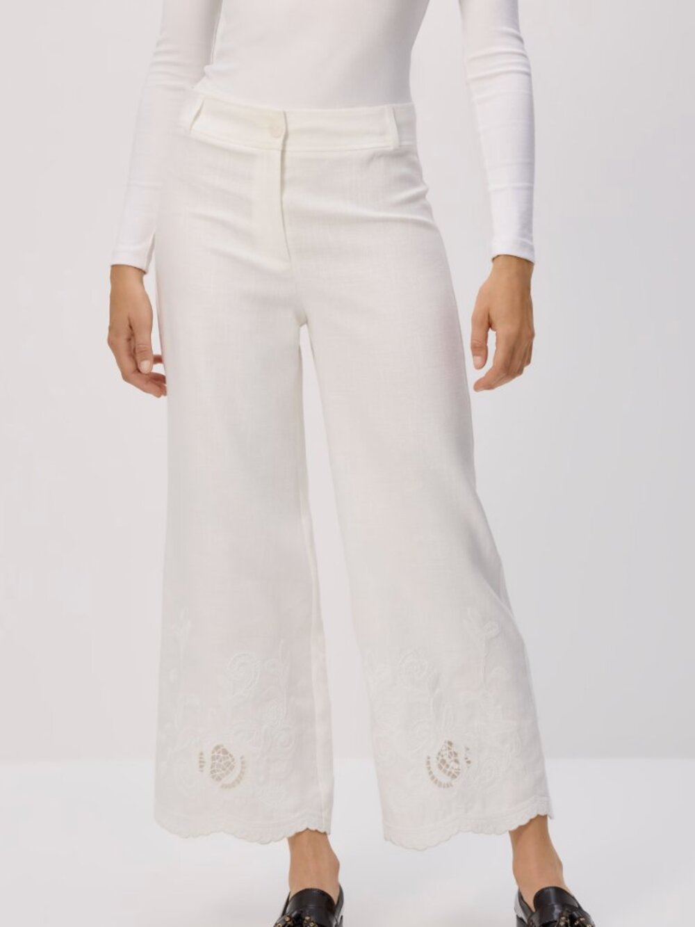 NWT ZARA Cream Embroidered Wide-Leg Cropped Pants
